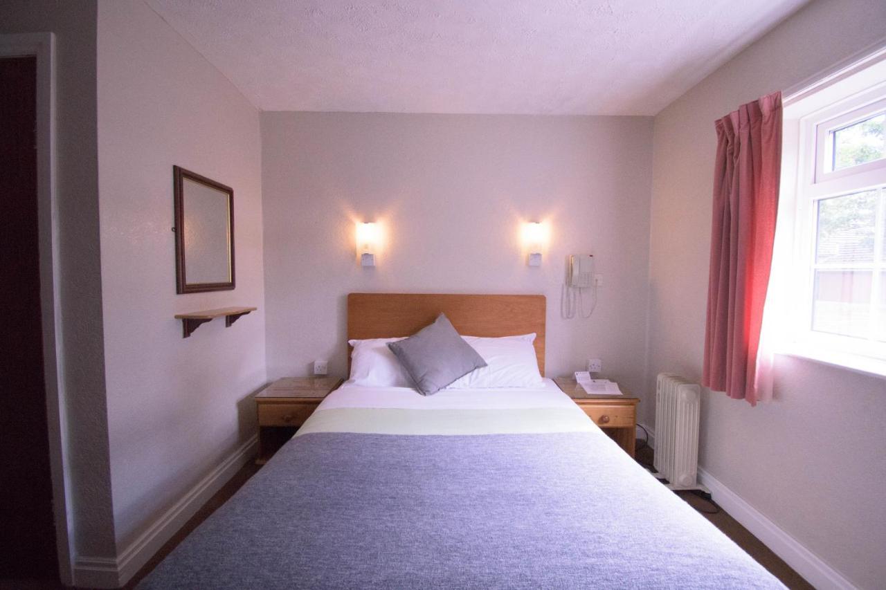 ไพน์โกรฟ โฮเต็ล Hotel คาร์ลไอเอิล ภายนอก รูปภาพ