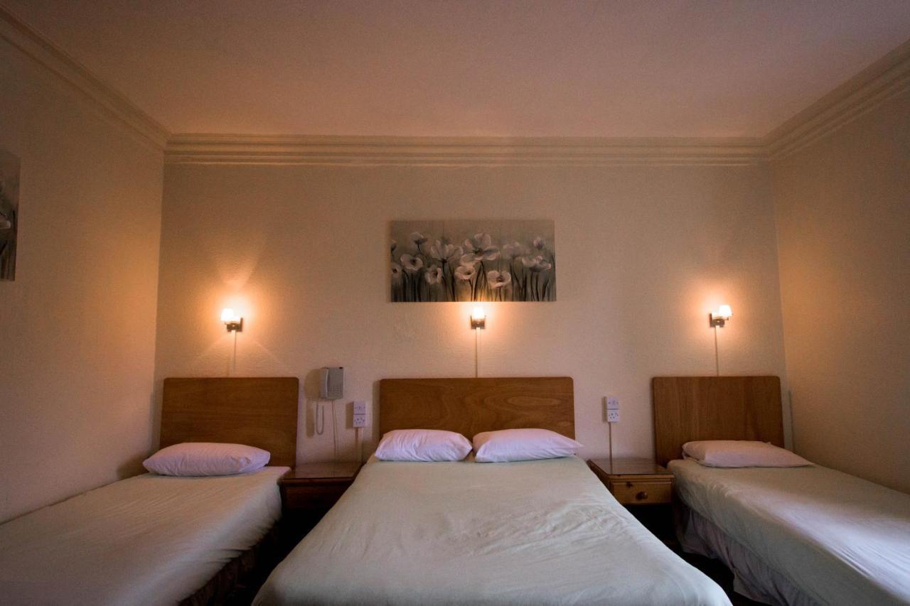 ไพน์โกรฟ โฮเต็ล Hotel คาร์ลไอเอิล ภายนอก รูปภาพ